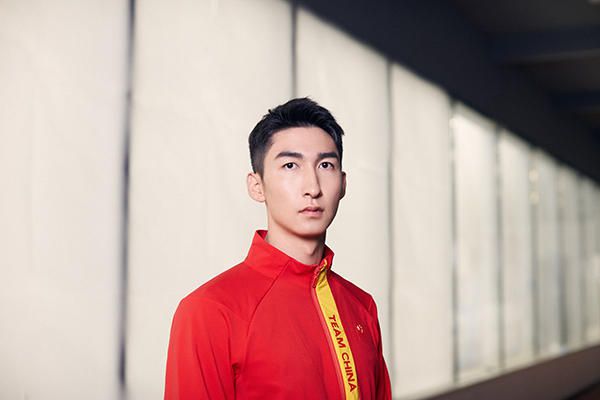 秘书下面又紧又湿